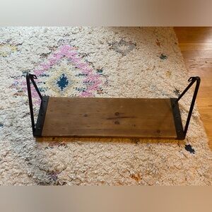 Rustic Wooden Farmhouse Cottage Wall Shelf with Black Metal Brackets